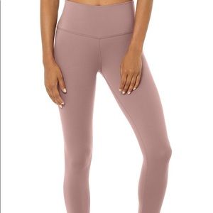 SOLD Alo yoga pants/leggings